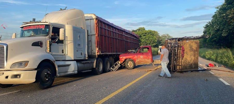 Un muerto deja choque entre camioneta y tráiler en la Macuspana – Palenque