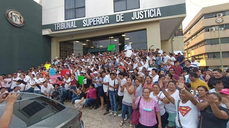 Marchan integrantes de la Red de Jóvenes de Tabasco para defender Reforma Judicial