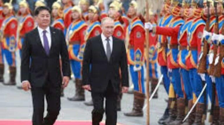 Mongolia ignora orden de arresto contra Putin y lo recibe con alfombra roja