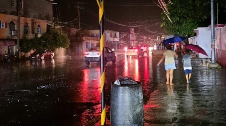 Fuertes lluvias provocan anegaciones y apagones en diversas zonas de Villahermosa