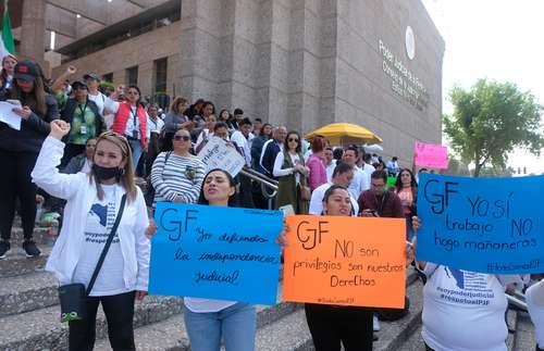 Llaman trabajadores del PJF a senadores a romper "cadenas de sumisión"