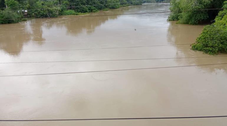 Río Tulijá en Macuspana por encima de su nivel de desbordamiento