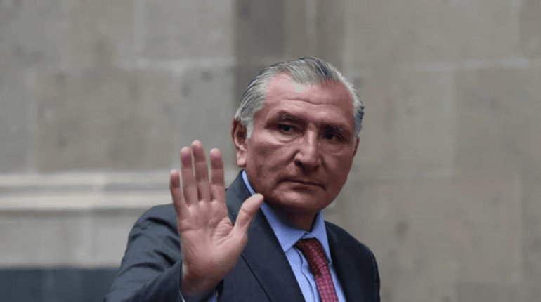 Extienden licencia a Adán Augusto para separarse de función notarial