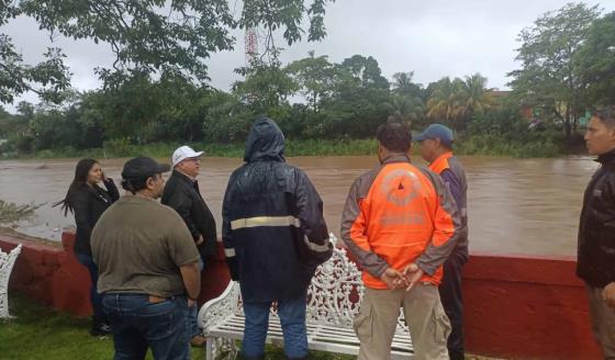 2 muertos y afectaciones en 11 municipios dejan lluvias en Veracruz
