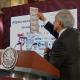 Exhibe AMLO ´cachito´ de la lotería del 15 de septiembre con premio mayor de 40 mdp