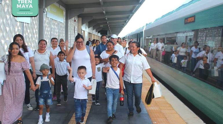 Ofrece Tren Maya viaje con "boleto de oro" a niños con cáncer