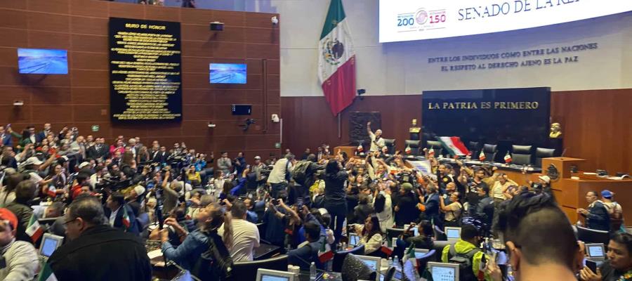 "No es un regalo": Senadores reaccionan a irrupción de manifestantes en el Pleno