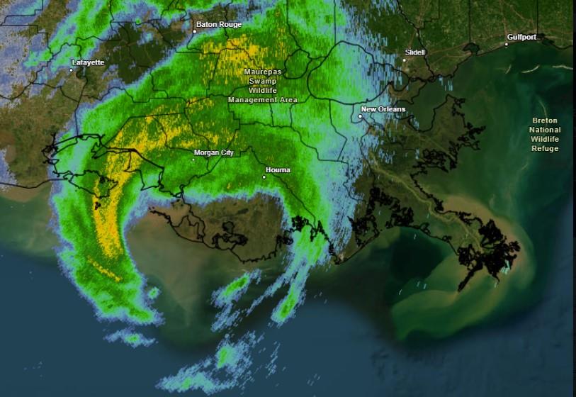 Francine se debilita a tormenta tropical, tras tocar tierra como categoría 2 en Luisiana