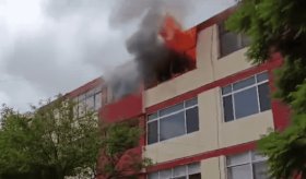 Incendio consume departamento en Monterrey; no se reportan heridos