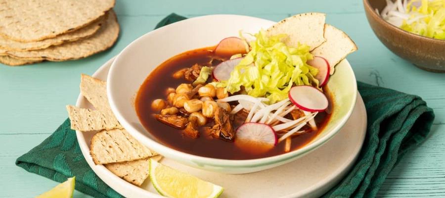 Pozole, tostadas y birria, disfrutarán quienes pasen en El Torito el 15 y 16 de septiembre