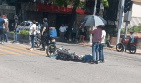 ¡Motociclistas dan el Grito, pero en el pavimento! Reportan 4 derrapados