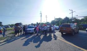 Desquician la Villahermosa-Frontera con bloqueo de 6 horas por fallas de CFE