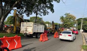 Por seguridad, cierran por completo carril de baja en Ruiz Cortines en puente de Las Ilusiones