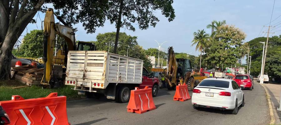 Por seguridad, cierran por completo carril de baja en Ruiz Cortines en puente de Las Ilusiones