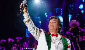 Concierto de Juan Gabriel en Bellas Artes se proyectará en el Zócalo capitalino