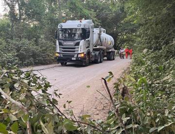 Retiran con antimotines bloqueo de carretera Torno Largo