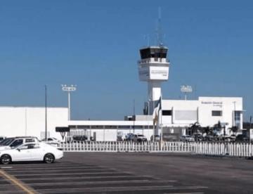 Muere pasajero al interior de avión en el Aeropuerto de Villahermosa por causas patológicas