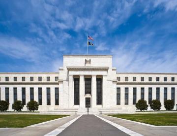 Fed recorta su tasa de interés por primera vez en más de 4 años