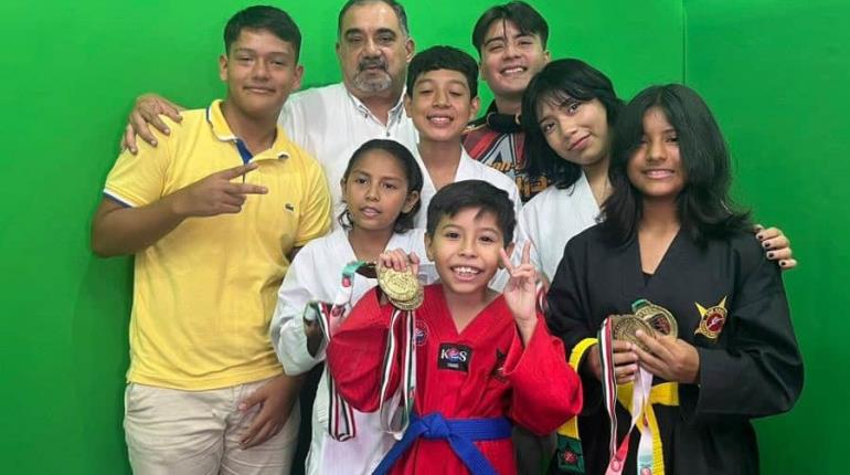 Escuela de Taekwondo Panamericano Avendaño Campeones en la VII Copa Nacional UNTI