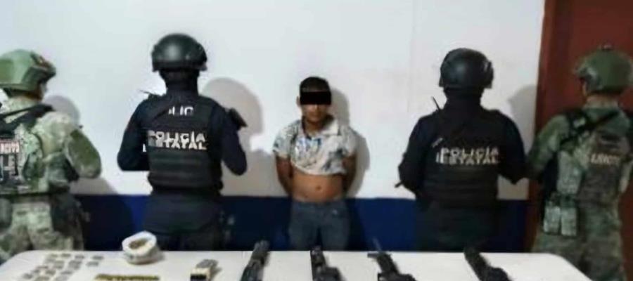 Detienen a hombre con armamento en Anacleto Canabal