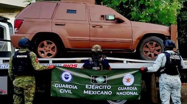 Guardia Nacional asegura vehículo con blindaje artesanal y armamento en Michoacán