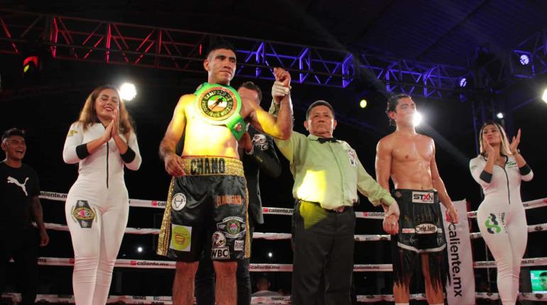 Chano Chaparro vence a Zeuz Varguez y gana el título nacional de FECOMBOX