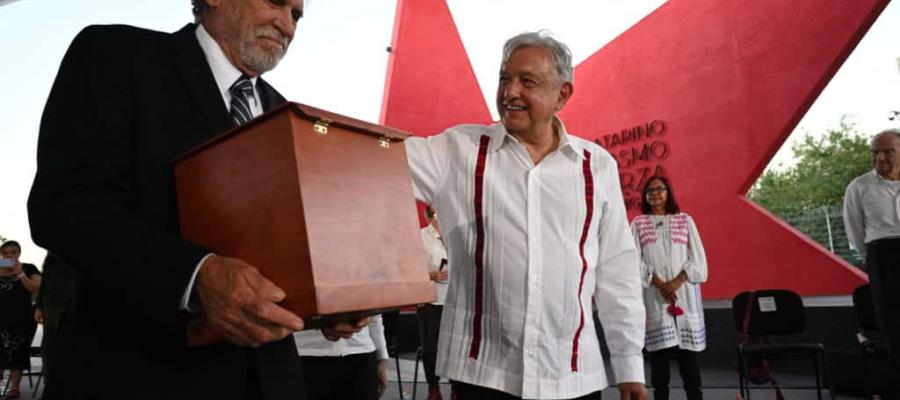 "¡Dictador!": Trabajadores del Poder Judicial reciben con protestas a AMLO en Tamaulipas