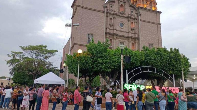 Fieles se rinden ante reliquia de San Judas en Catedral