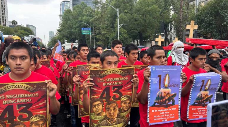 Pintas y destrozos deja manifestación a 10 años de Ayotzinapa