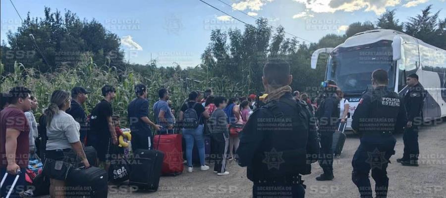 Grupo armado baja a turistas y quema 2 autobuses en Durango; iban a Sinaloa