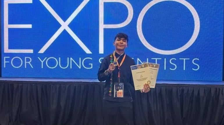 Estudiante mexicano gana oro en Expo para Jóvenes Científicos en Sudáfrica