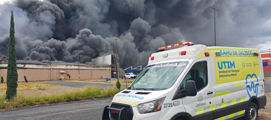 Alarma a ciudadanos fuerte incendio de supermercado en Jalisco