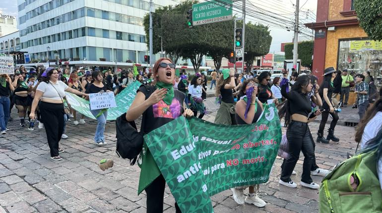 Marchan en CDMX por despenalización del aborto en todo el país