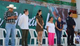 Desfile cívico en conmemoración