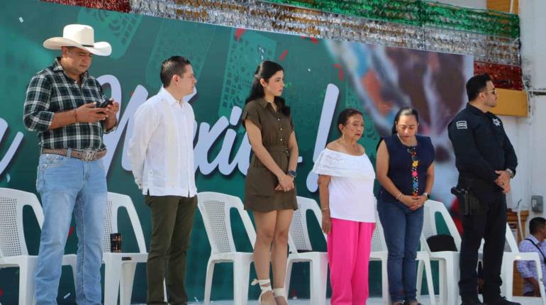 Desfile cívico en conmemoración