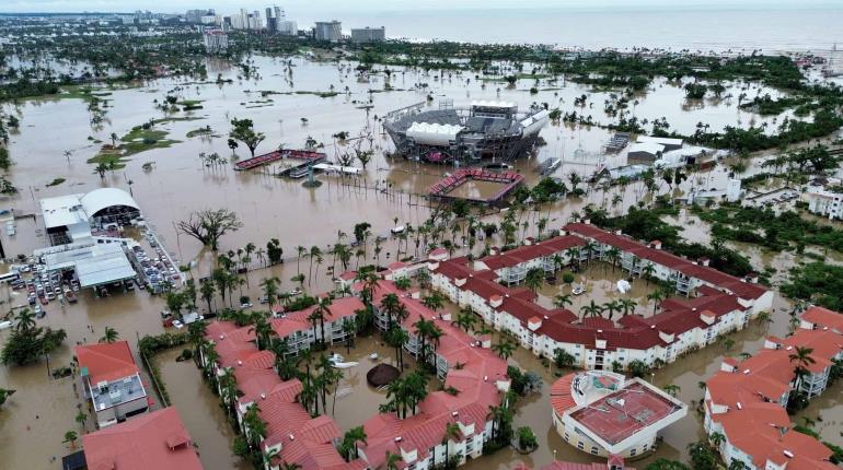 Se apoyará a 15 mil damnificados de Acapulco, tras paso de John: Obrador