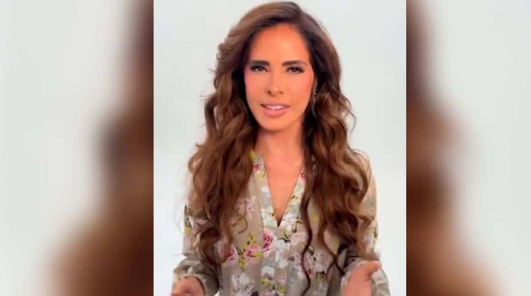 Celebra Gloria Trevi toma de protesta de Sheinbaum como la primera presidenta de México