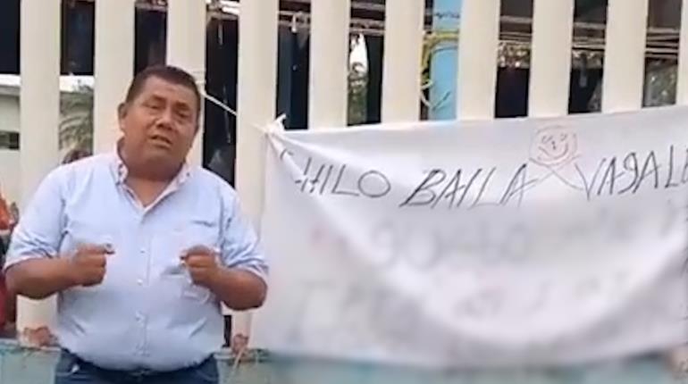 Cancela Chilo Baila movilización para impedir toma de protesta en Jalpa, tras aparición de mantas amenazándolo