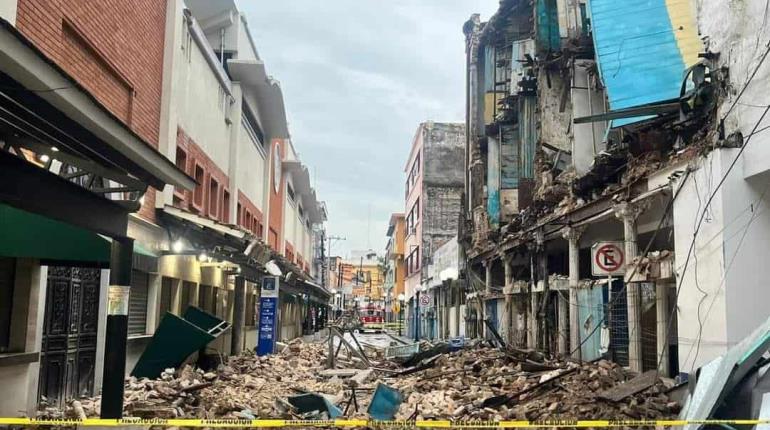 Se desploma fachada del antiguo Hotel Progreso en Tampico