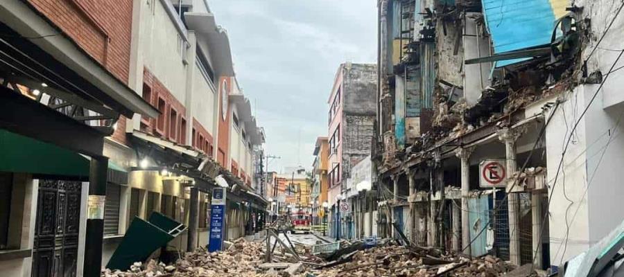 Se desploma fachada del antiguo Hotel Progreso en Tampico