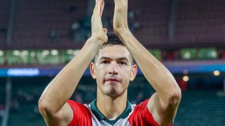 César Montes sigue siendo titular con el Lokomotiv de Rusia y dominan la Liga