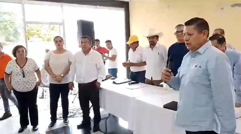 Presenta Unión de Taxis de Centro colegio electoral para renovación de dirigencia