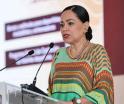 Llama secretaria de Educación a jóvenes a tener hijos y no ´perrijos´