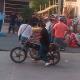 Mueren en accidente padres de familia que viajaban en motocicleta con sus tres hijos en Jalpa