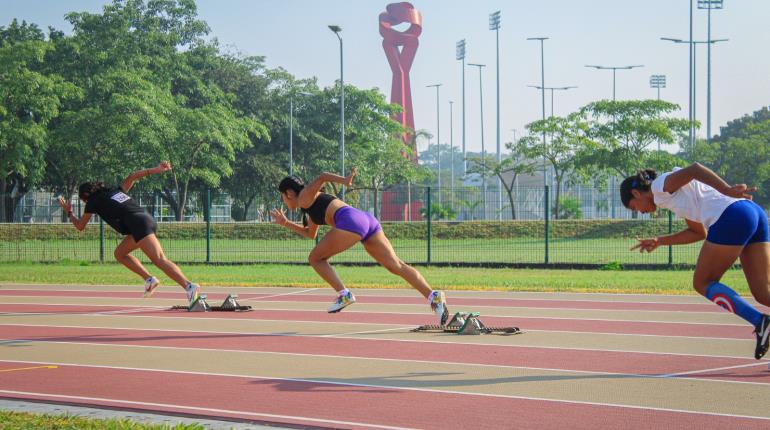 Mejorar infraestructura deportiva en los 17 municipios, compromete gobierno