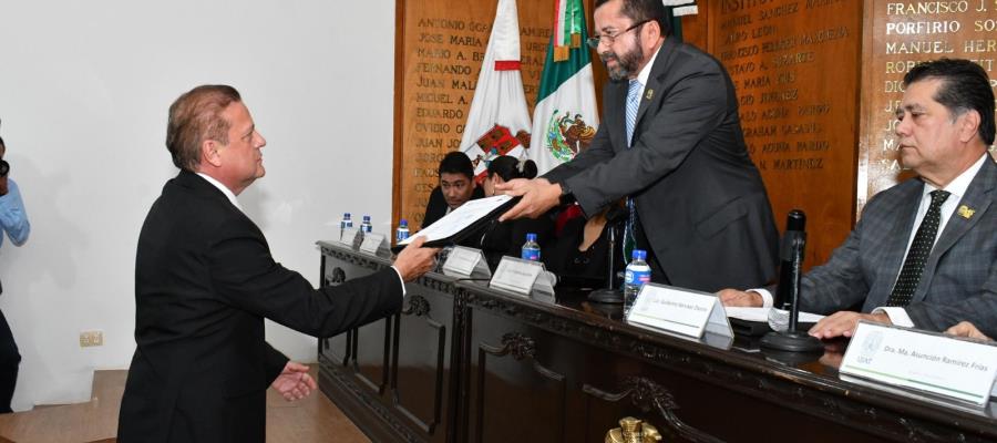 Nombran a Ulises Chávez Vélez director de la División de Ciencias Sociales de la UJAT