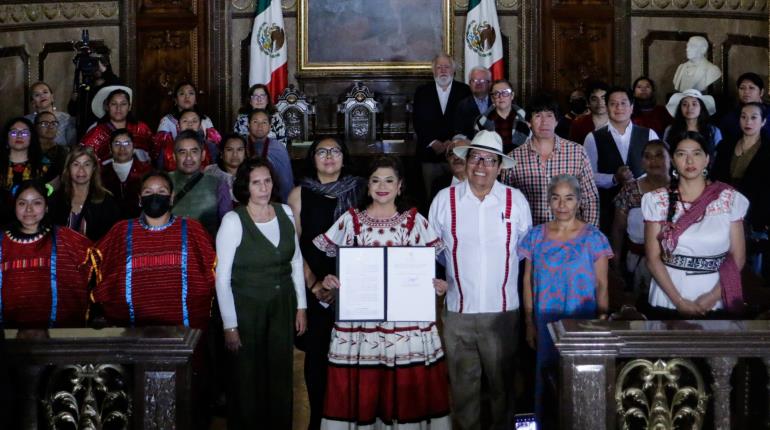 Declaran en CDMX el 12 de octubre como "Día de la Resistencia Indígena"