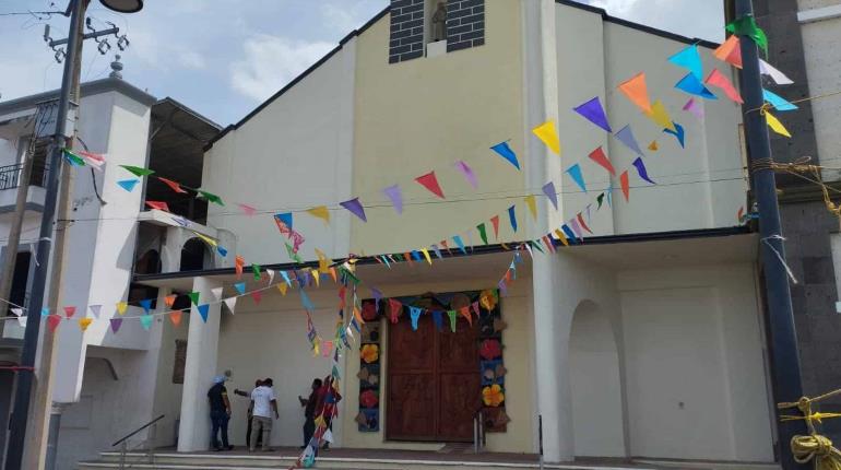 Retiran mural de parroquia en Tamulté de las Sabanas por daños estructurales