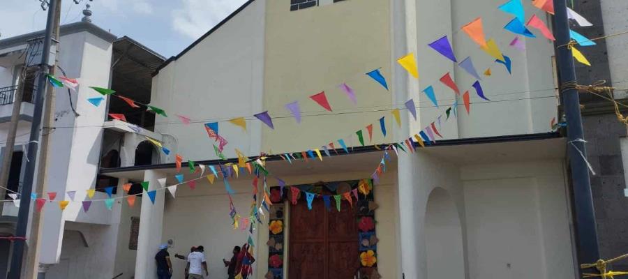 Retiran mural de parroquia en Tamulté de las Sabanas por daños estructurales