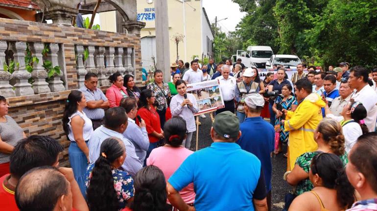 Entrega Centro pavimentación de vialidades en zona Yokot´an